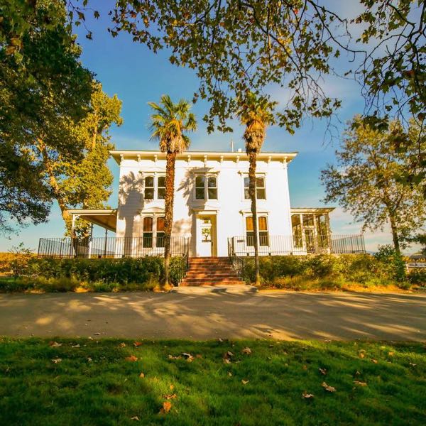 Hendry Vineyard and Winery